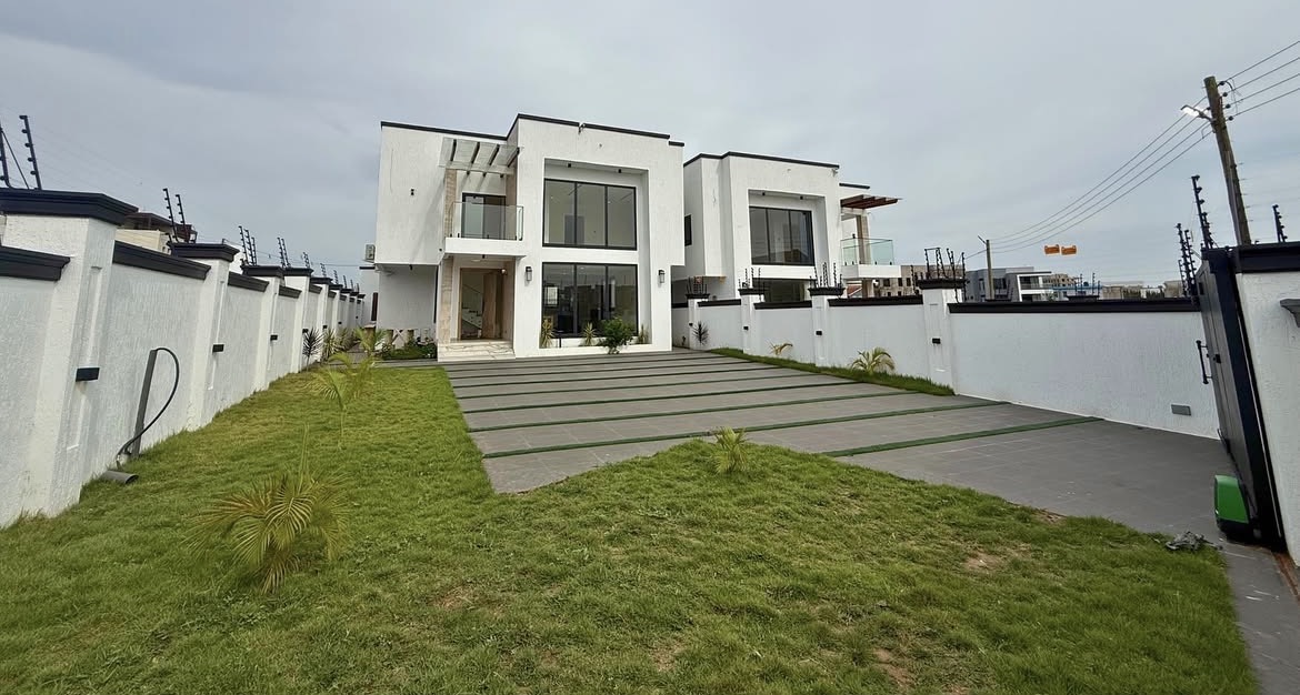 4 BEDROOM + BOYS QUARTERS