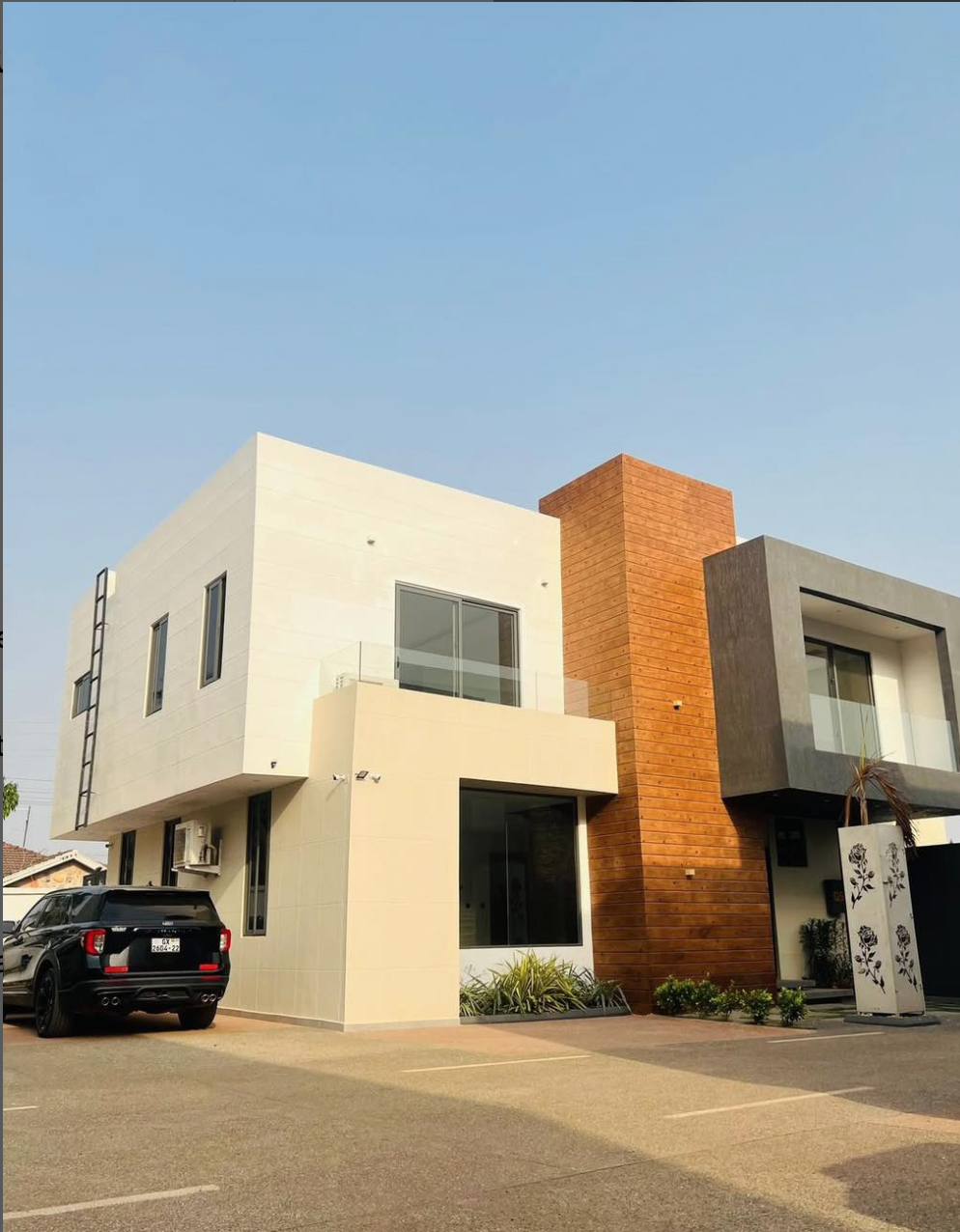 4 BEDROOM + BOYS QUARTERS